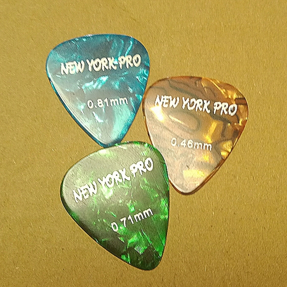 New 3 pack New York Pro guitar picks .81mm .46mm .71mm - Picture 1 of 2